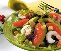 Salade d’avocat et pomelo aux crevettes